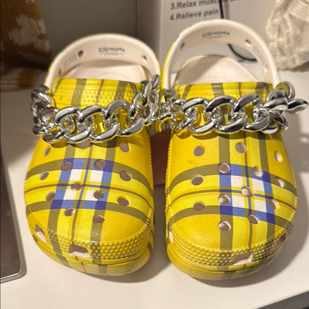 Crocs lmt edition clueless Cher platform Yellow Plaid Clogs Guc - Picture 2 of 13